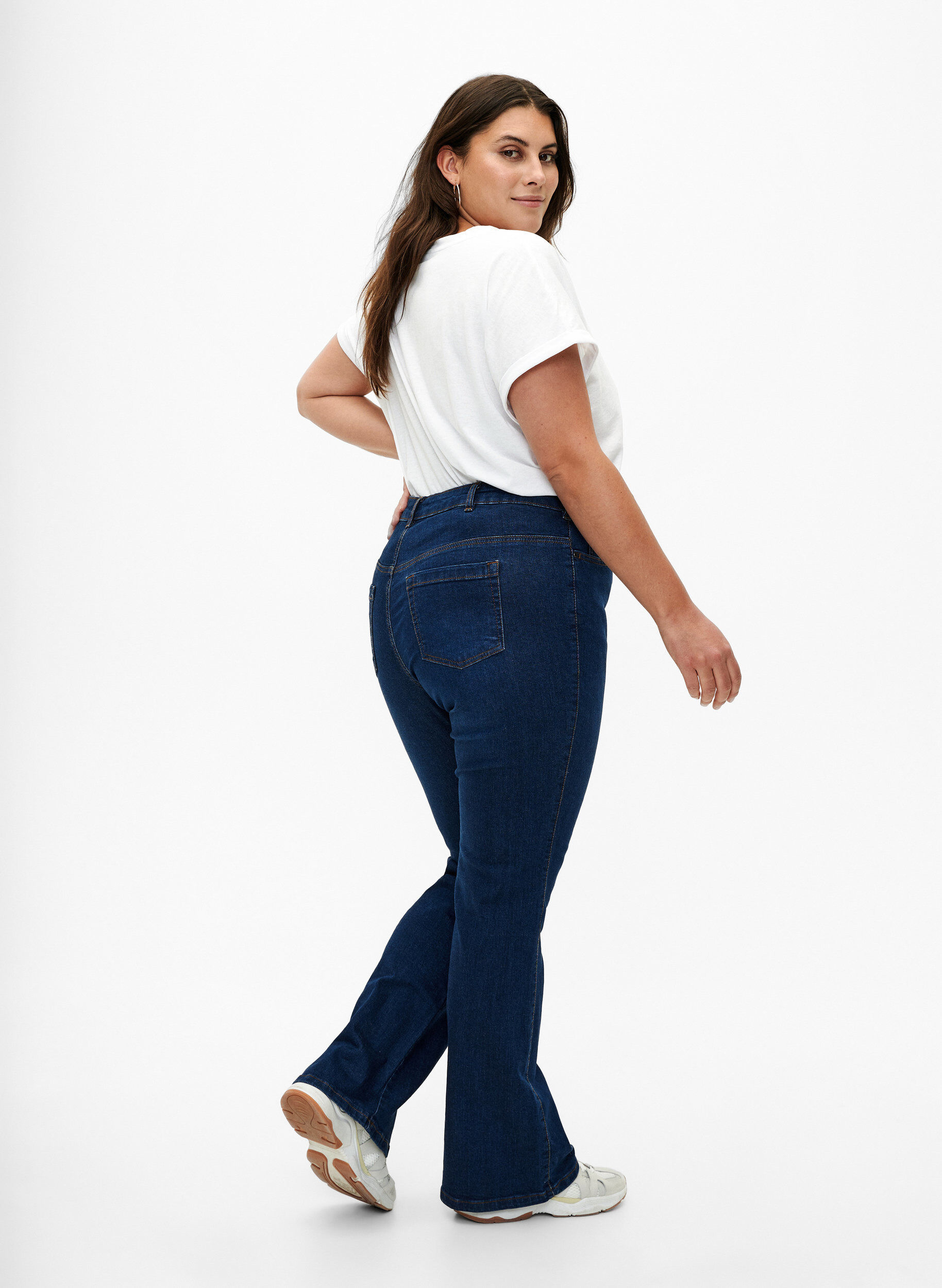 Zizzi Jeans bootcut Ellen &agrave; taille haute, Bleu, Model image number 1