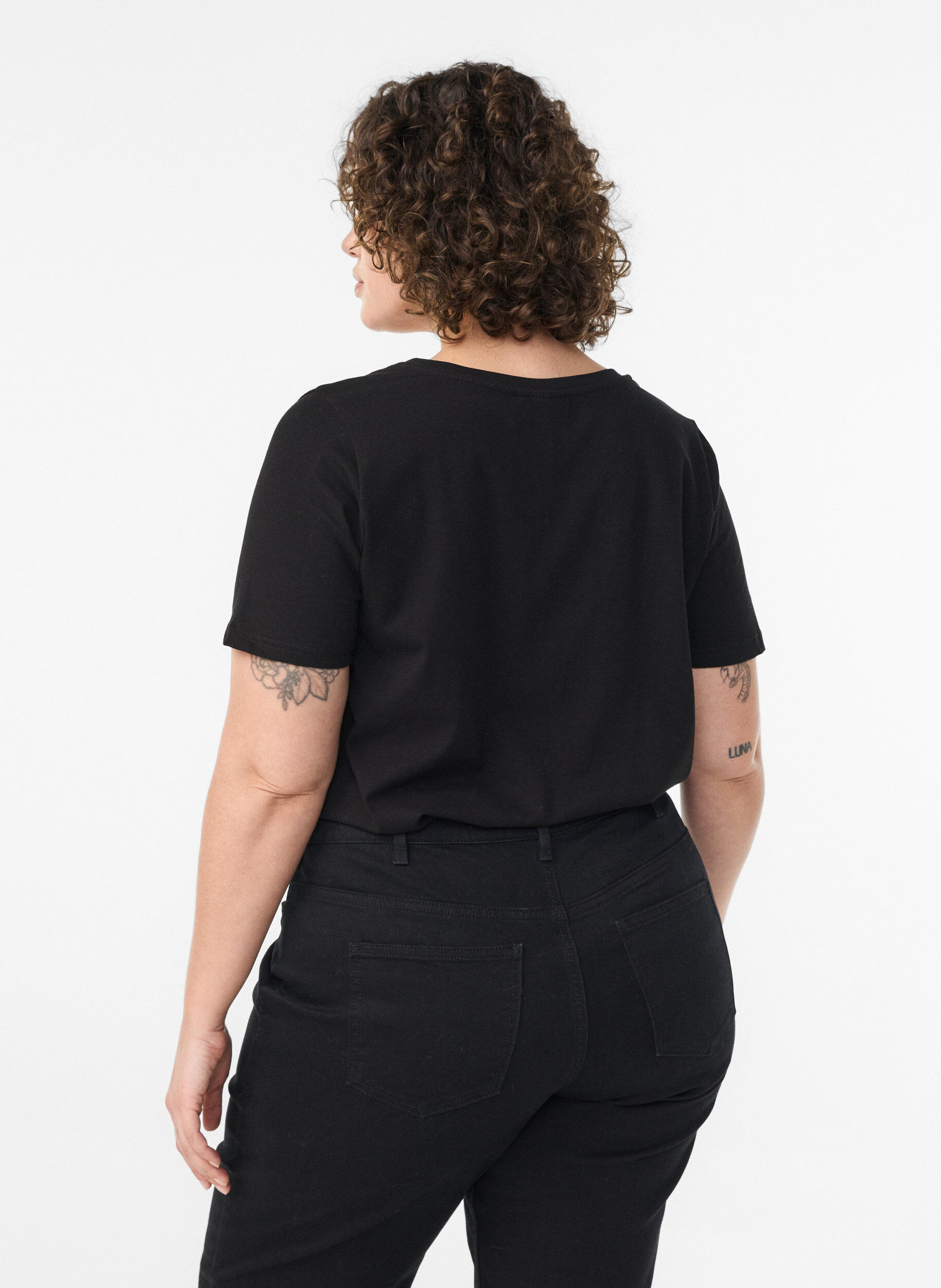 Zizzi T-shirt en coton uni basique, Noir, Model image number 2