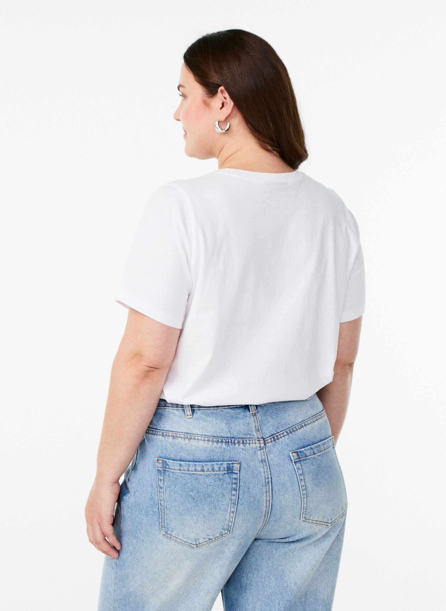 Zizzi T-shirt avec poche sur la poitrine, Blanc, Model image number 2