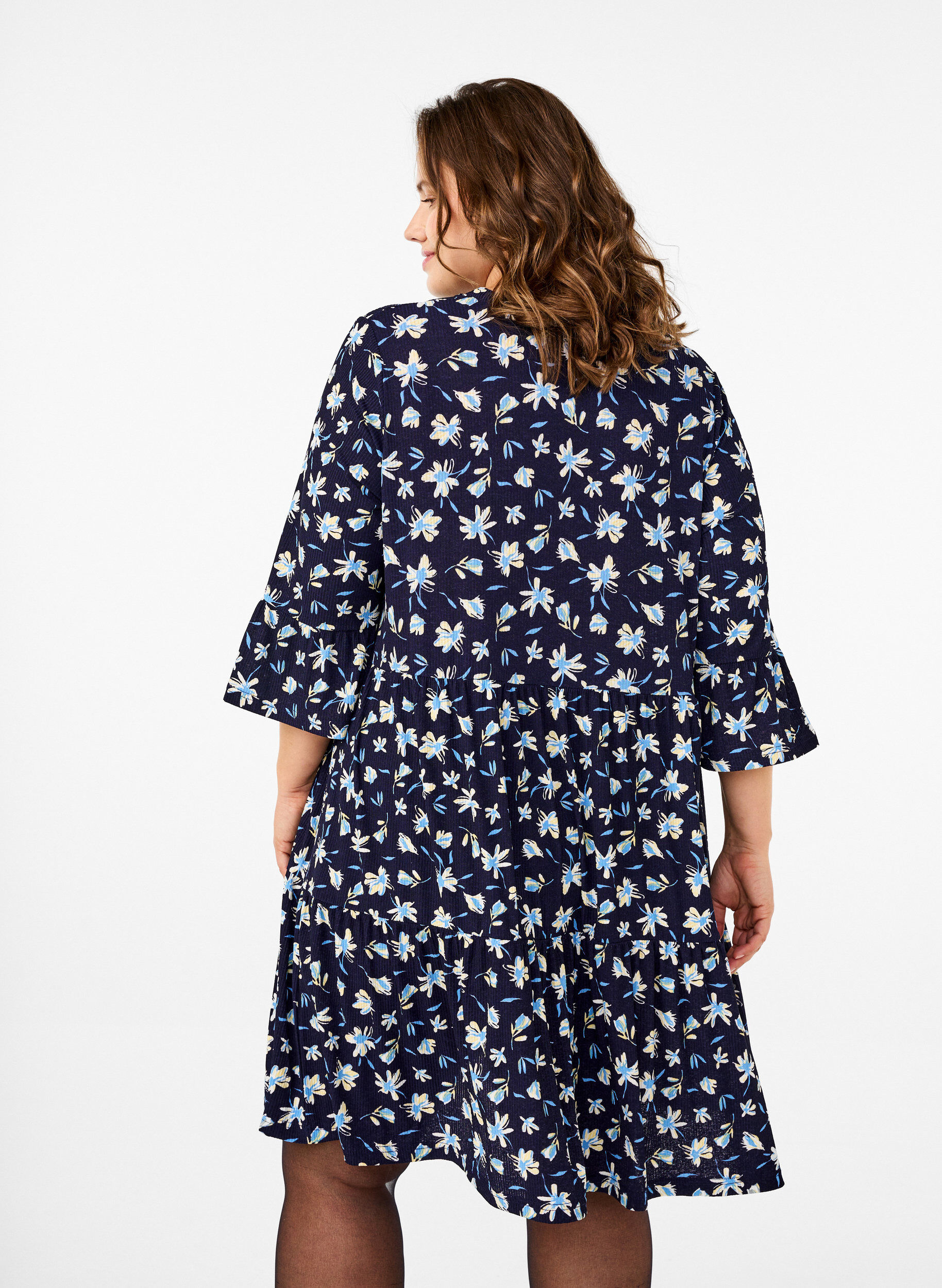 Zizzi Robe courte &eacute;vas&eacute;e &agrave; imprim&eacute; floral, Bleu, Model image number 2