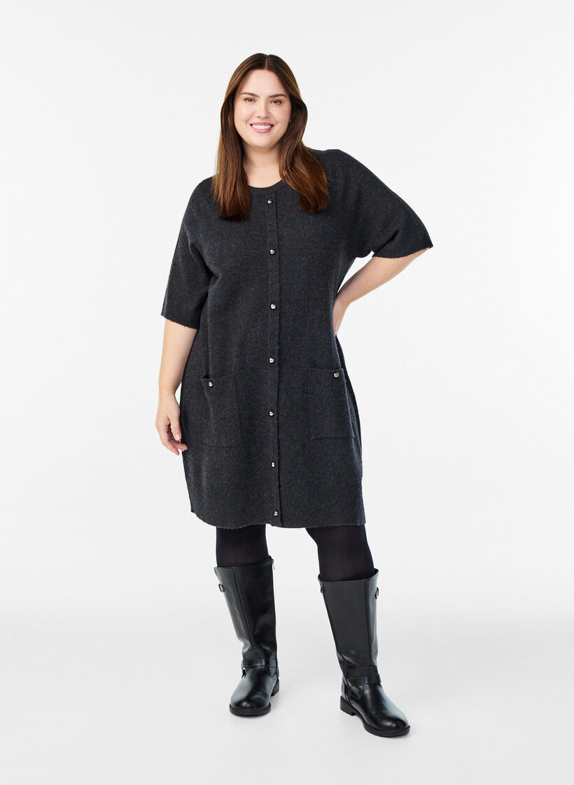 Robe courte en maille avec manches courtes et boutons boule, Gris anthracite, Model image number 1