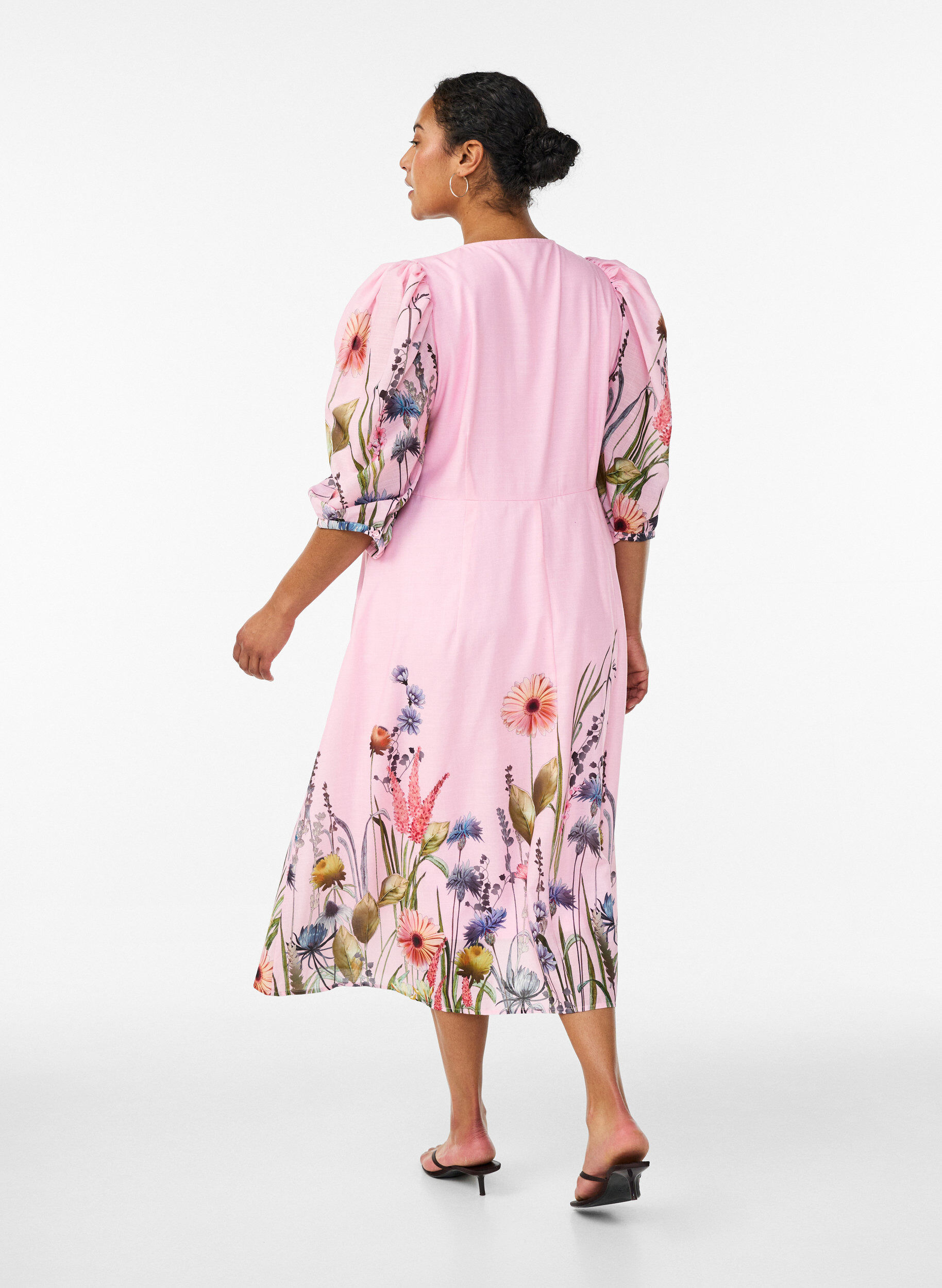Zizzi Robe midi taille empire &agrave; imprim&eacute; floral, Rose, Model image number 2