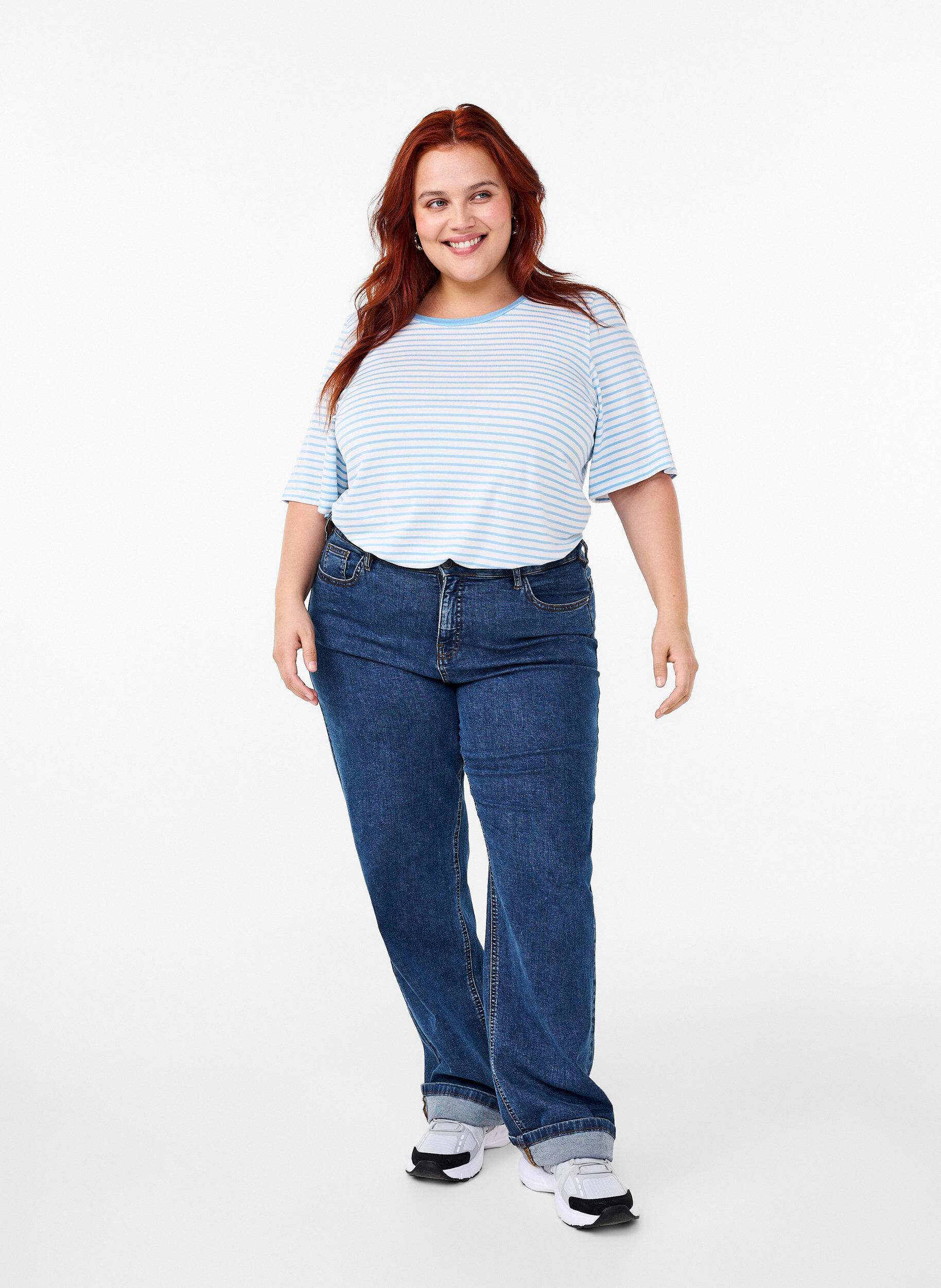 Zizzi T-shirt ray&eacute; en Lyocell &agrave; col rond, Bleu Clair, Model image number 1