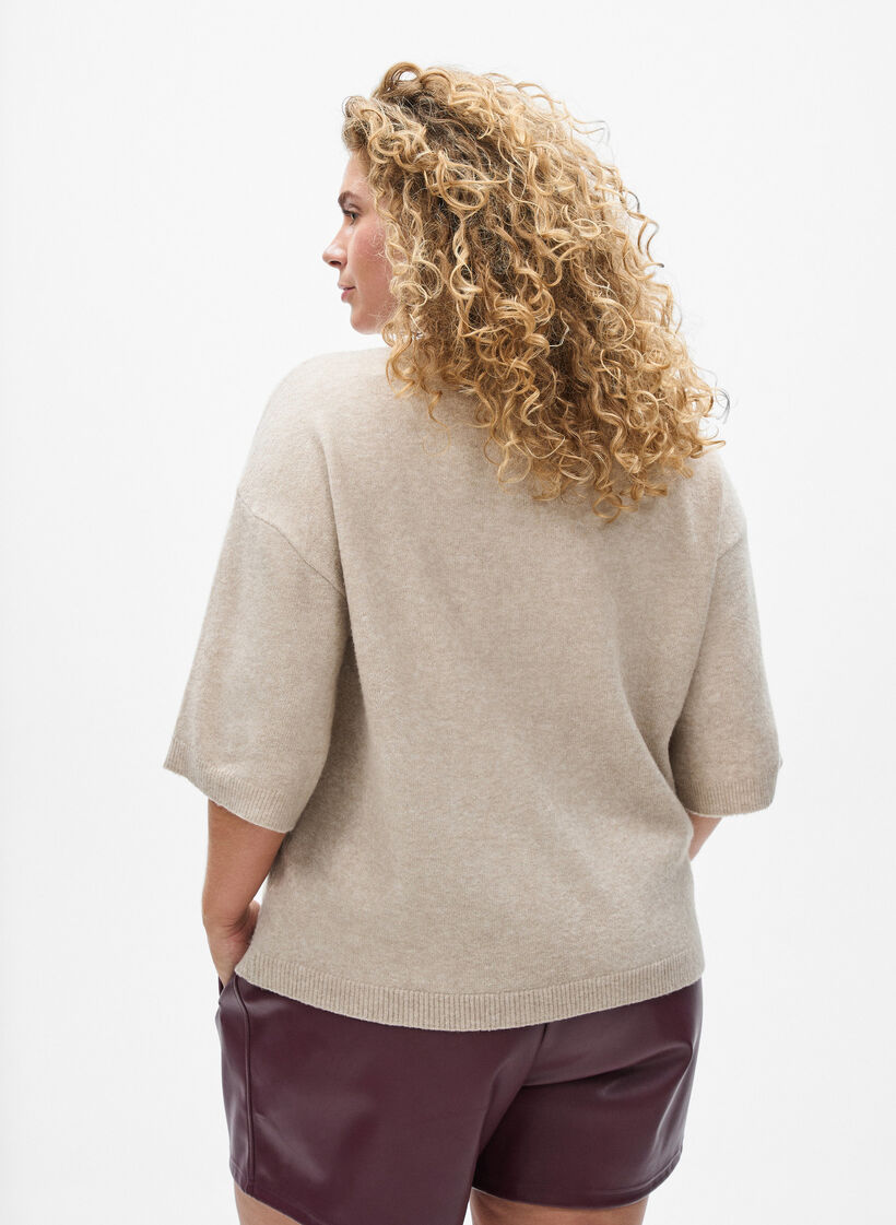 Chemisier tricot&eacute; ample &agrave; manches courtes, Beige, Model image number 2
