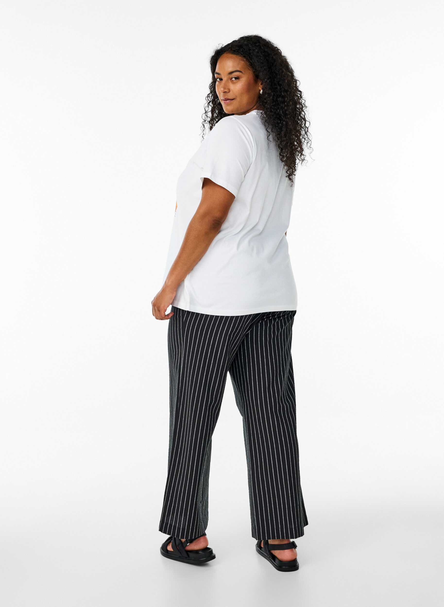 ZizziPantalon ample avec taille haute et poches, Noir, Model image number 2
