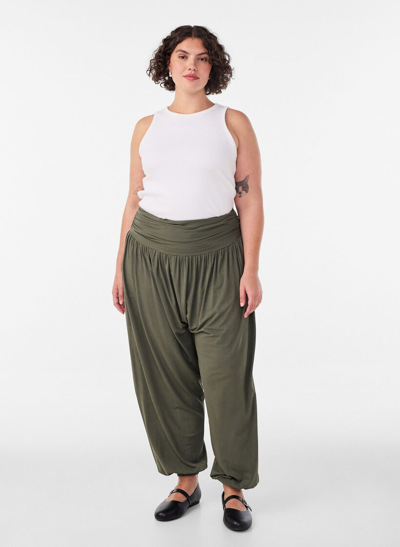 Pantalon sarouel ample, Vert, Model image number 1