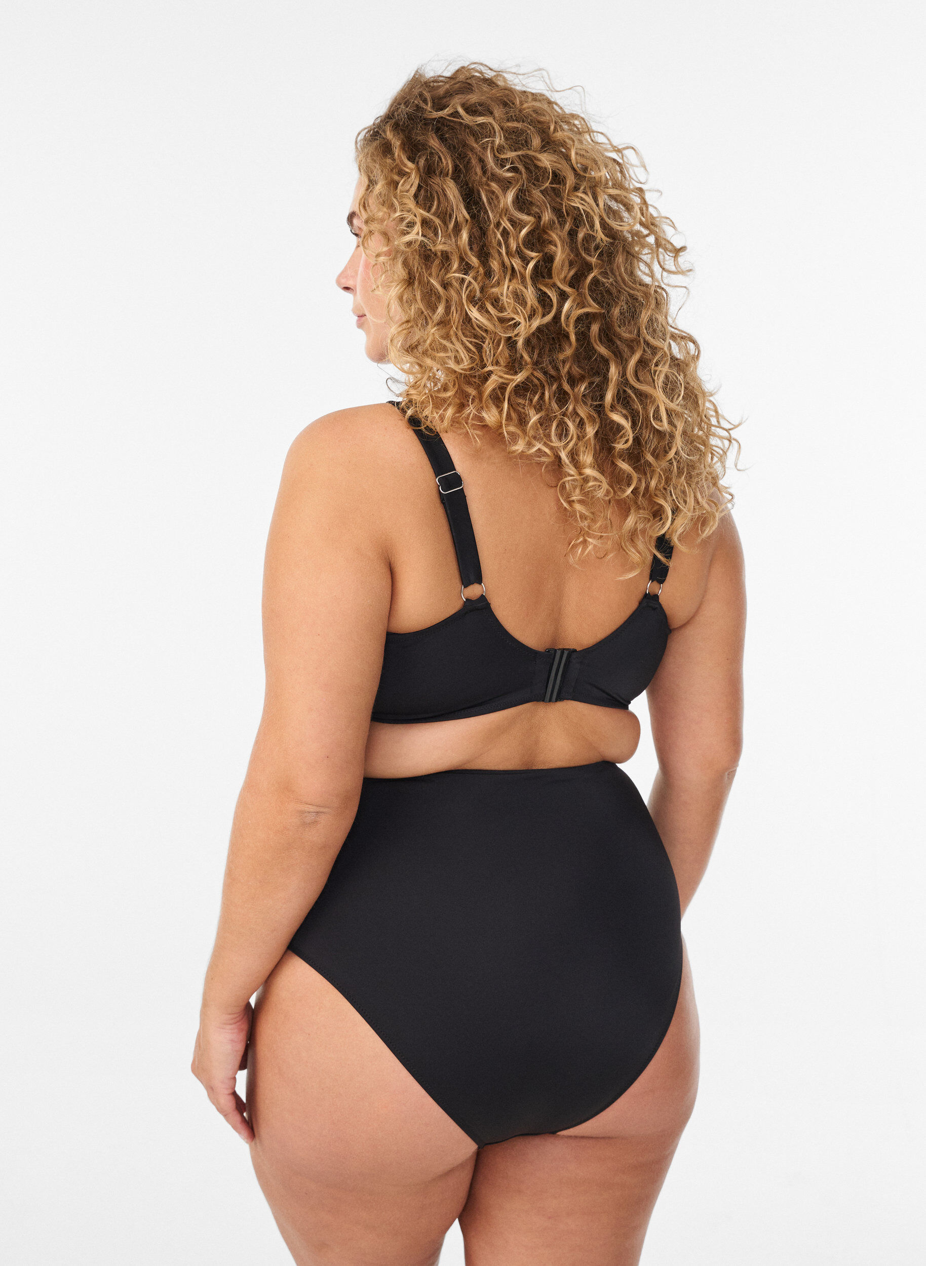 Zizzi Bas de bikini taille haute, Noir, Model image number 1