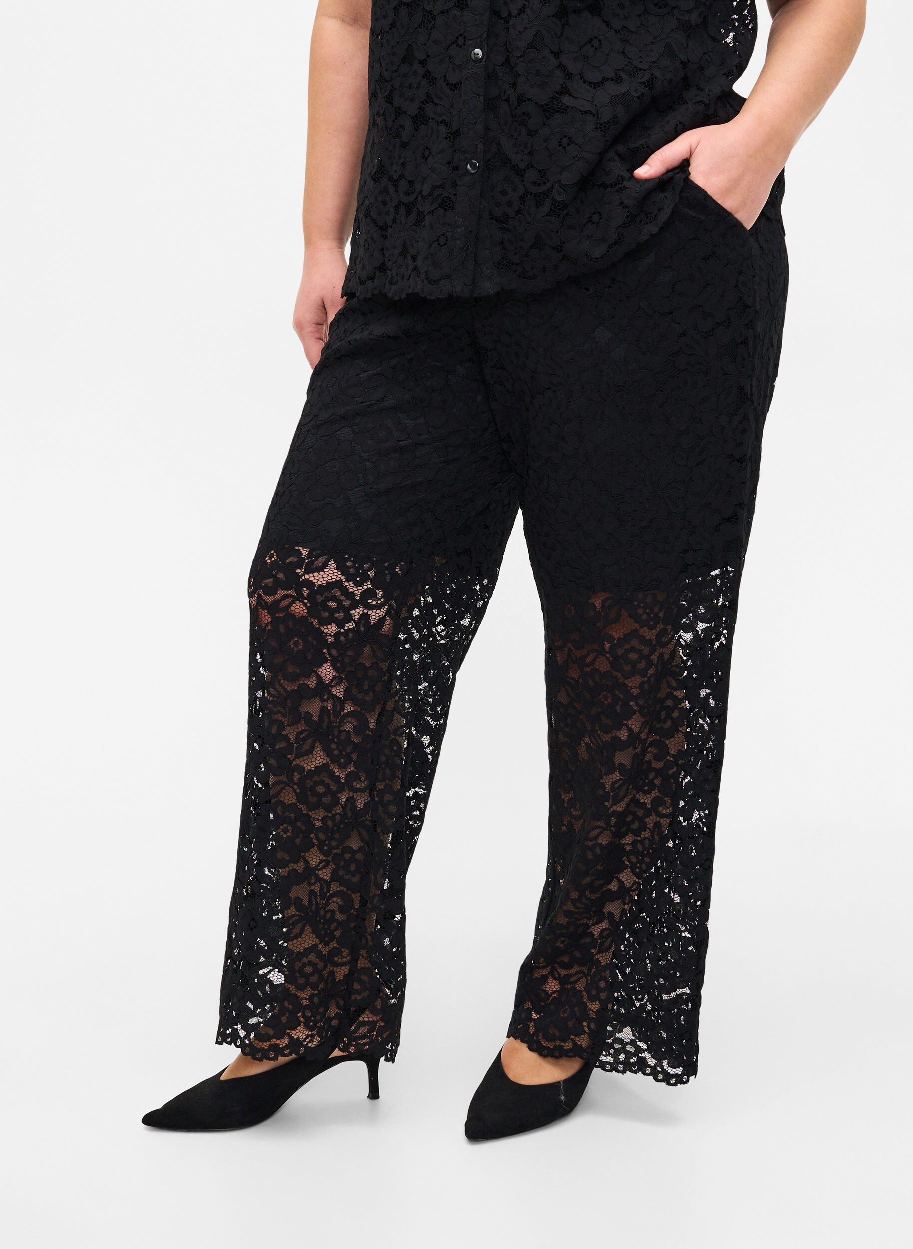 Zizzi Pantalon en dentelle avec des poches, Black, Model image number 2