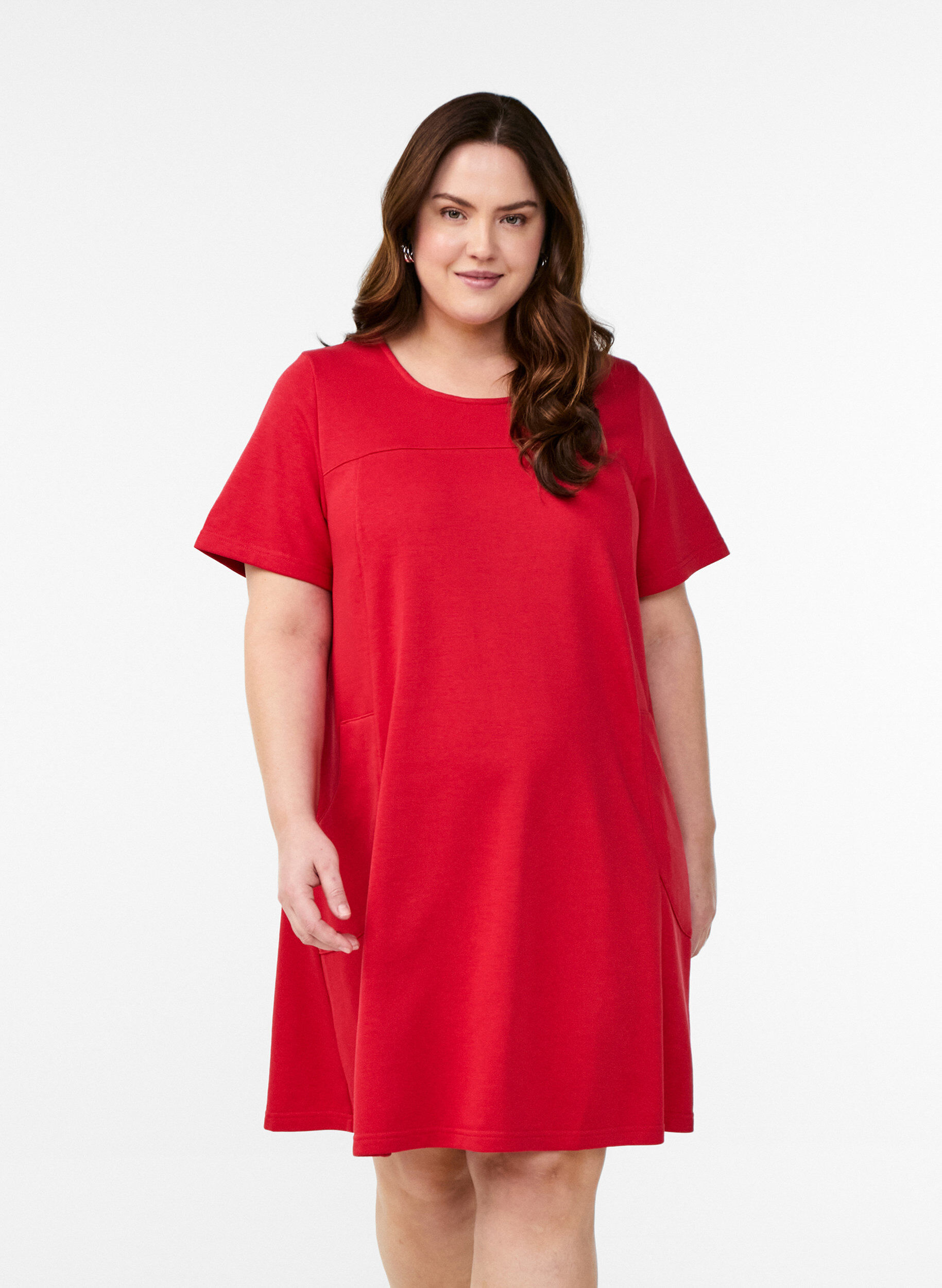 Zizzi Robe en jersey &agrave; manches courtes et poches, Rouge, Model image number 0