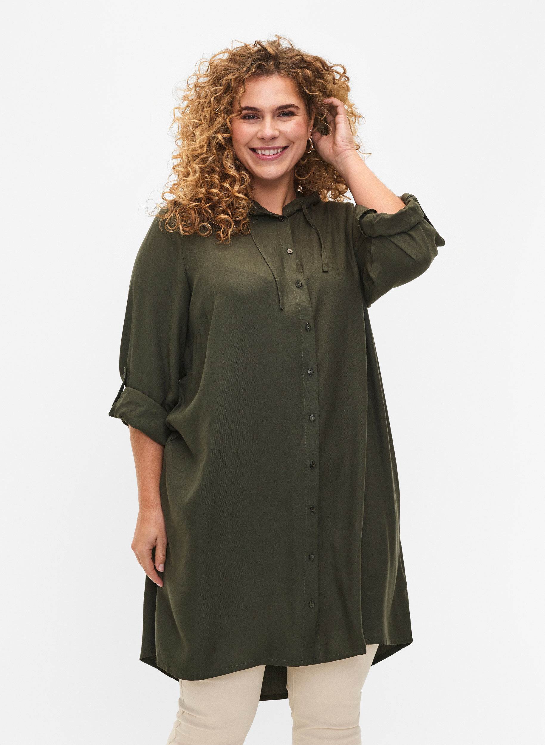 Zizzi Robe chemise en viscose avec capuche et manches 3/4, Thyme, Model image number 0