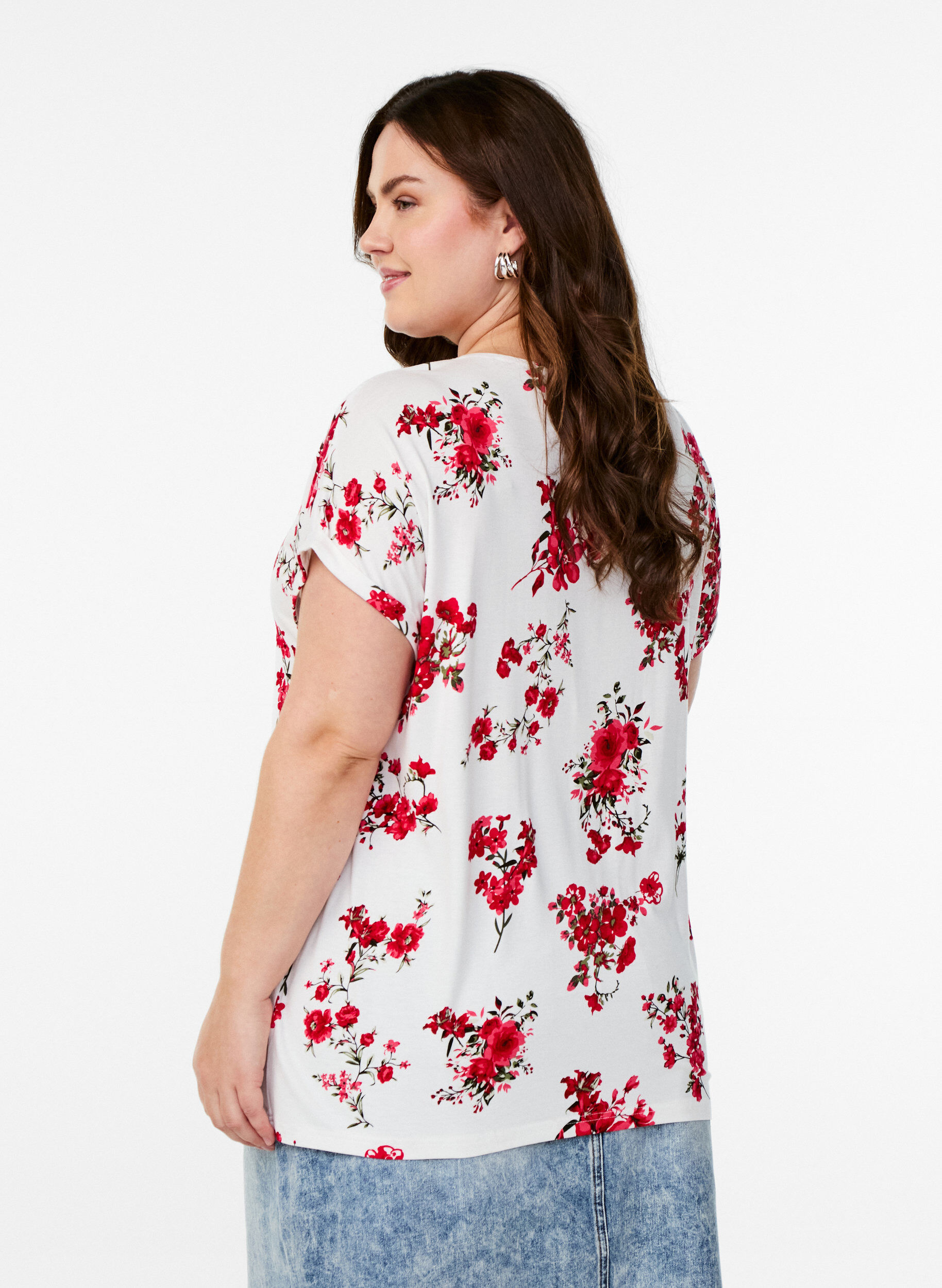 Zizzi T-shirt avec imprim&eacute; floral, Rouge, Model image number 2