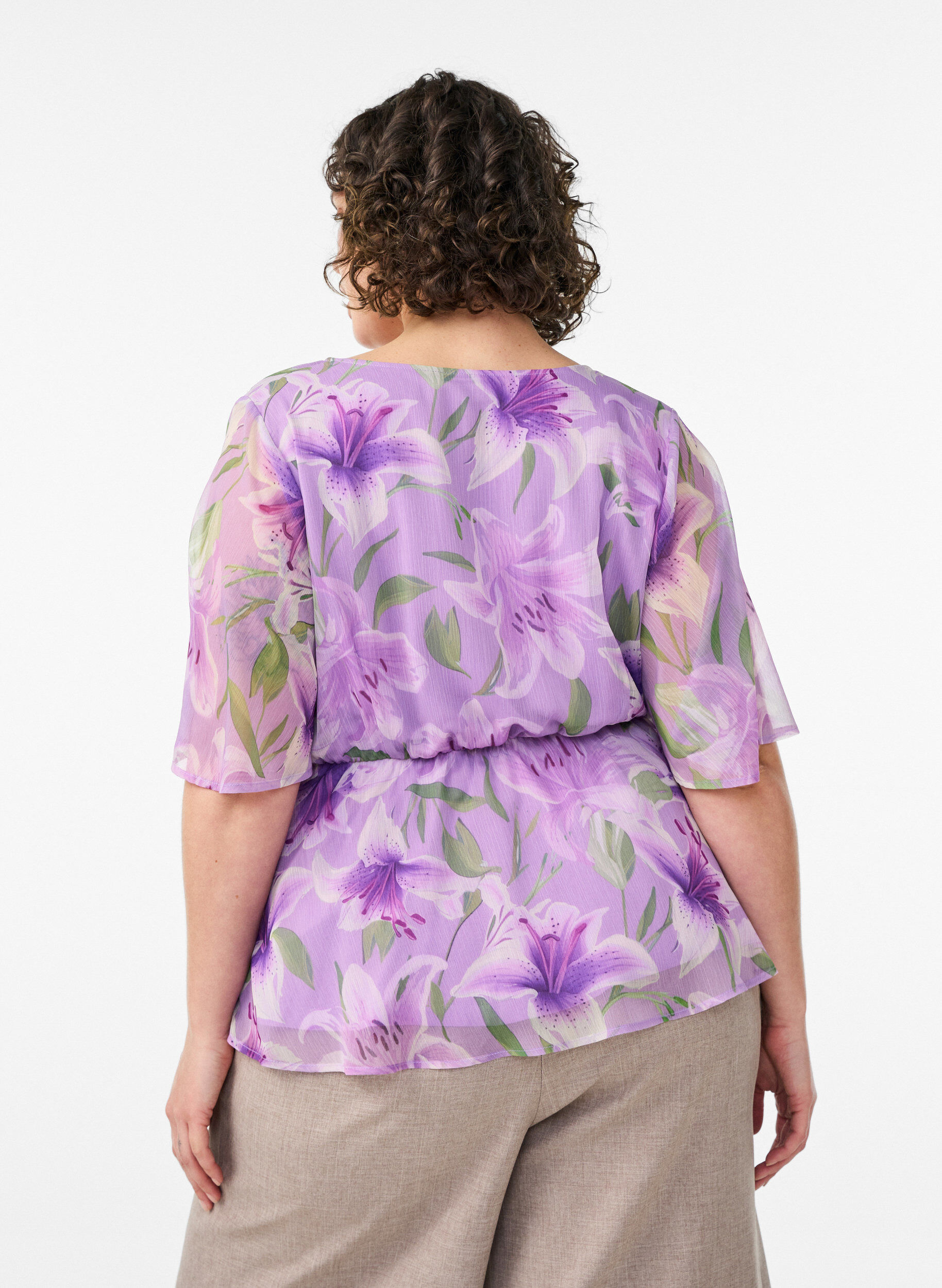 ZizziChemise en mousseline &agrave; imprim&eacute; floral et manches courtes, Mauve, Model image number 2