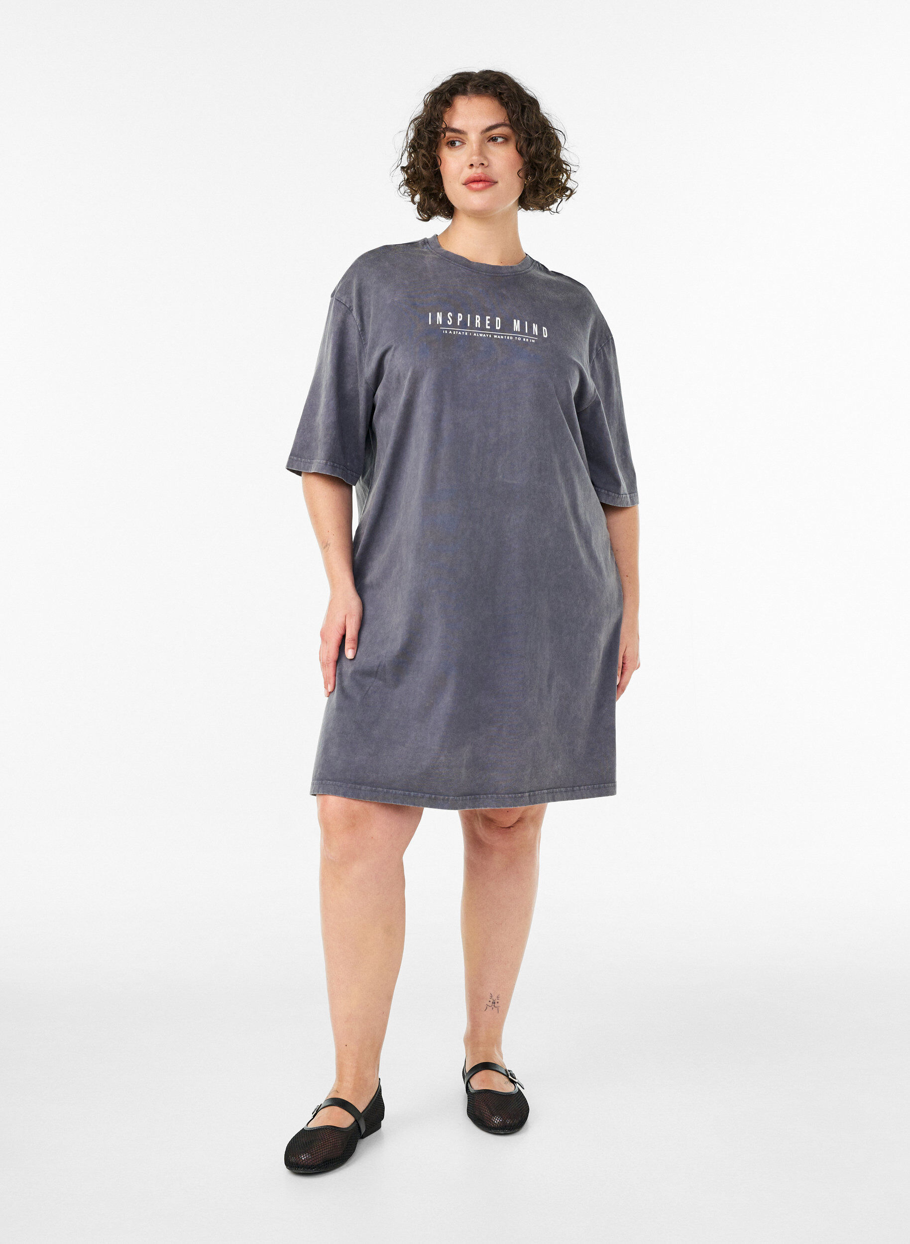 ZizziRobe T-shirt ample avec effet d&eacute;lav&eacute;, Gris, Model image number 1