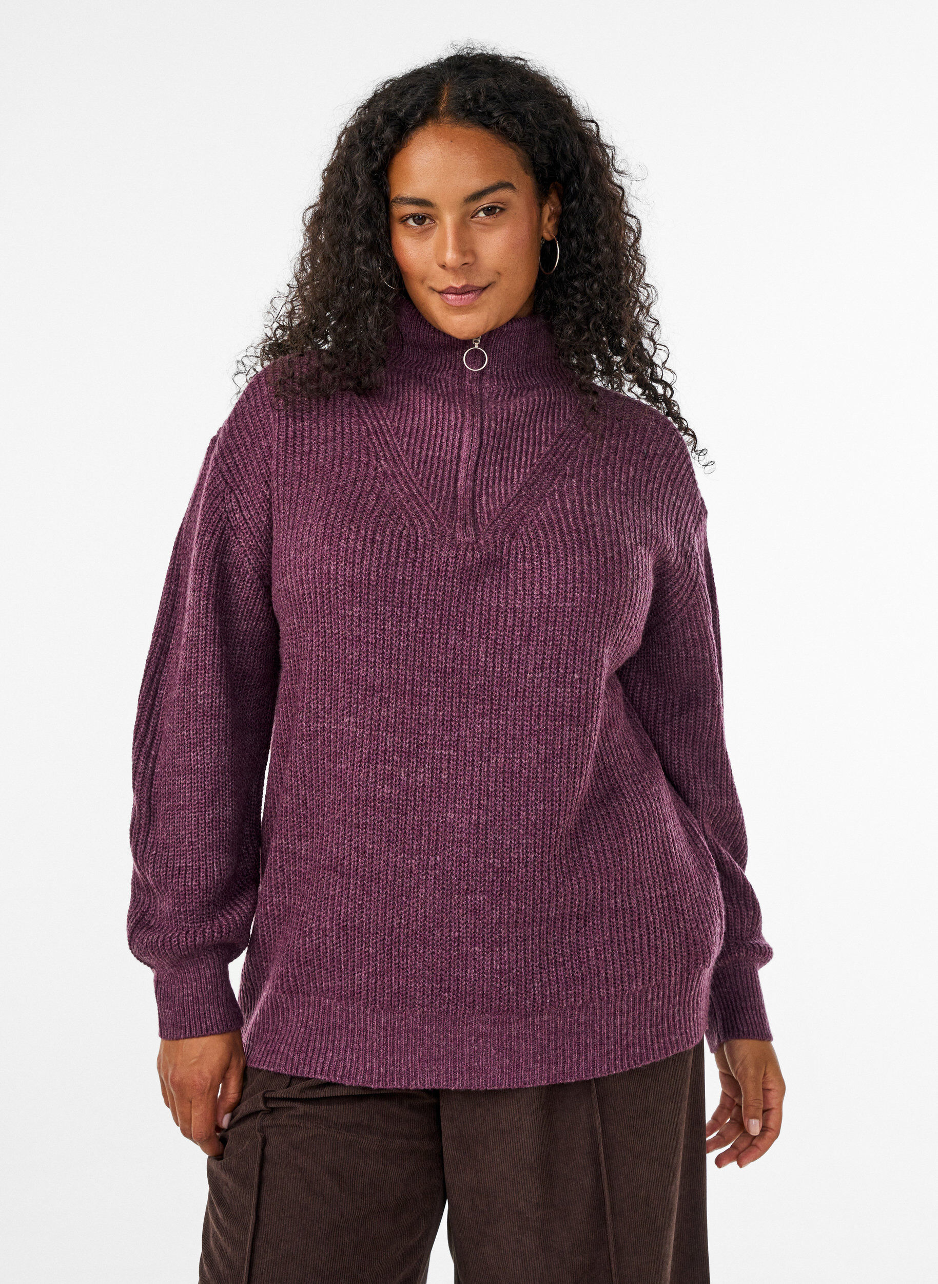 Pull en tricot avec col haut et fermeture &eacute;clair, Violet, Model