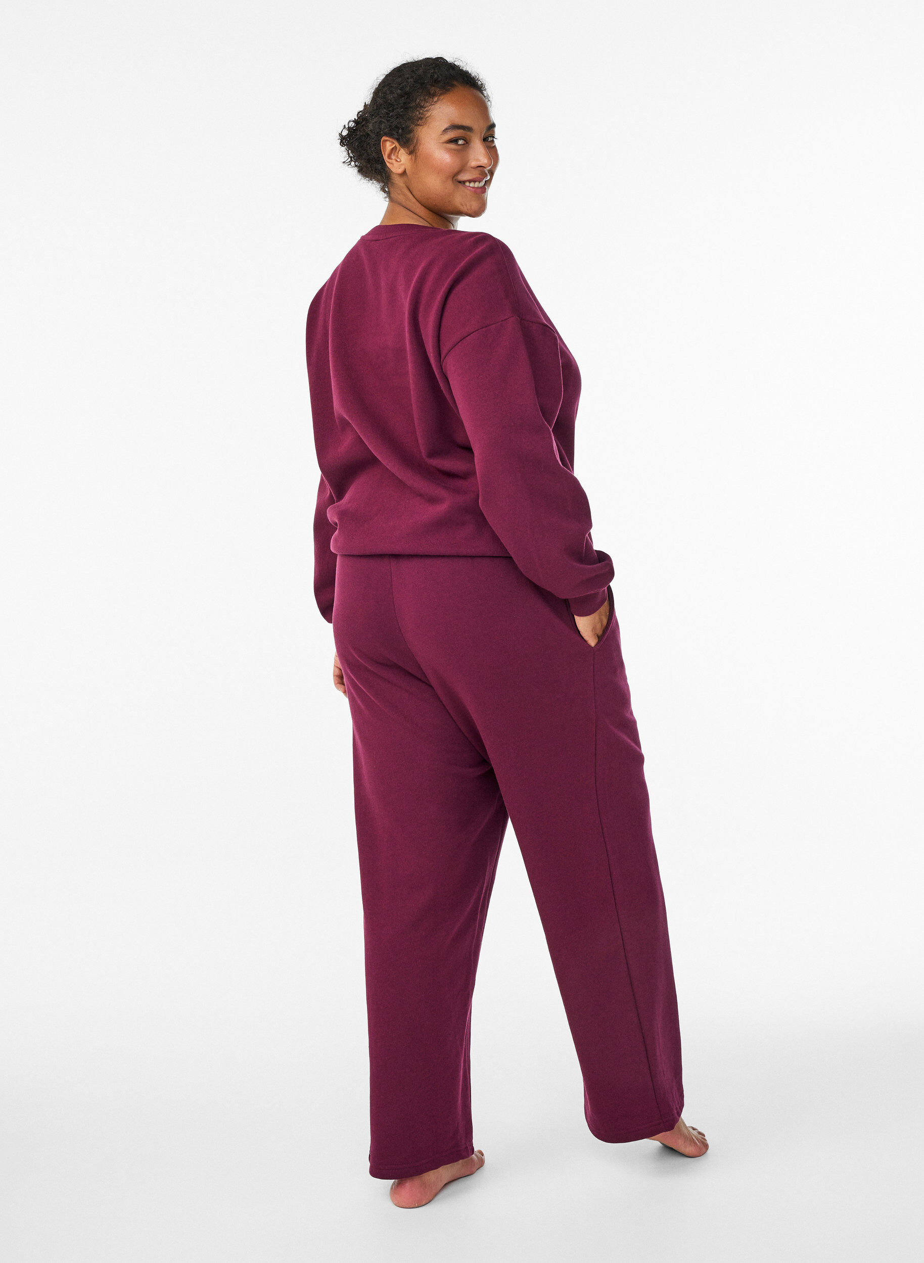 Zizzi Pantalon de jogging avec poches, Bordeaux fonc&eacute;, Model image number 1