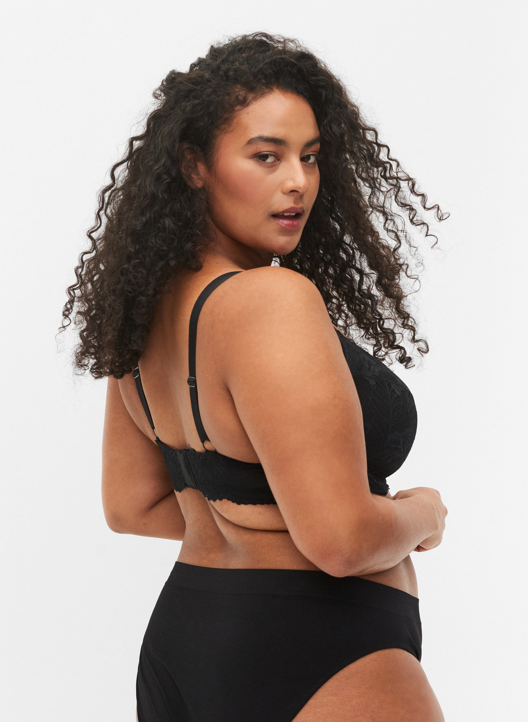 Zizzi Support the breasts - Soutien-gorge &agrave; armatures, Black, Model image number 1