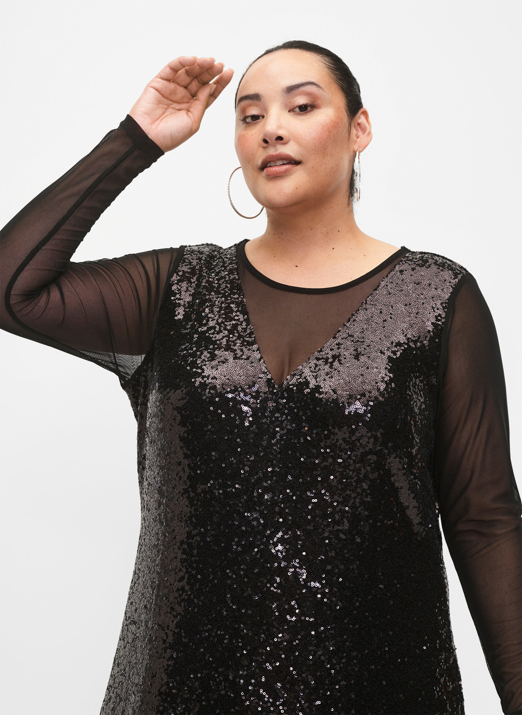 Zizzi Robe &agrave; paillettes &agrave; manches longues, Black, Model image number 2