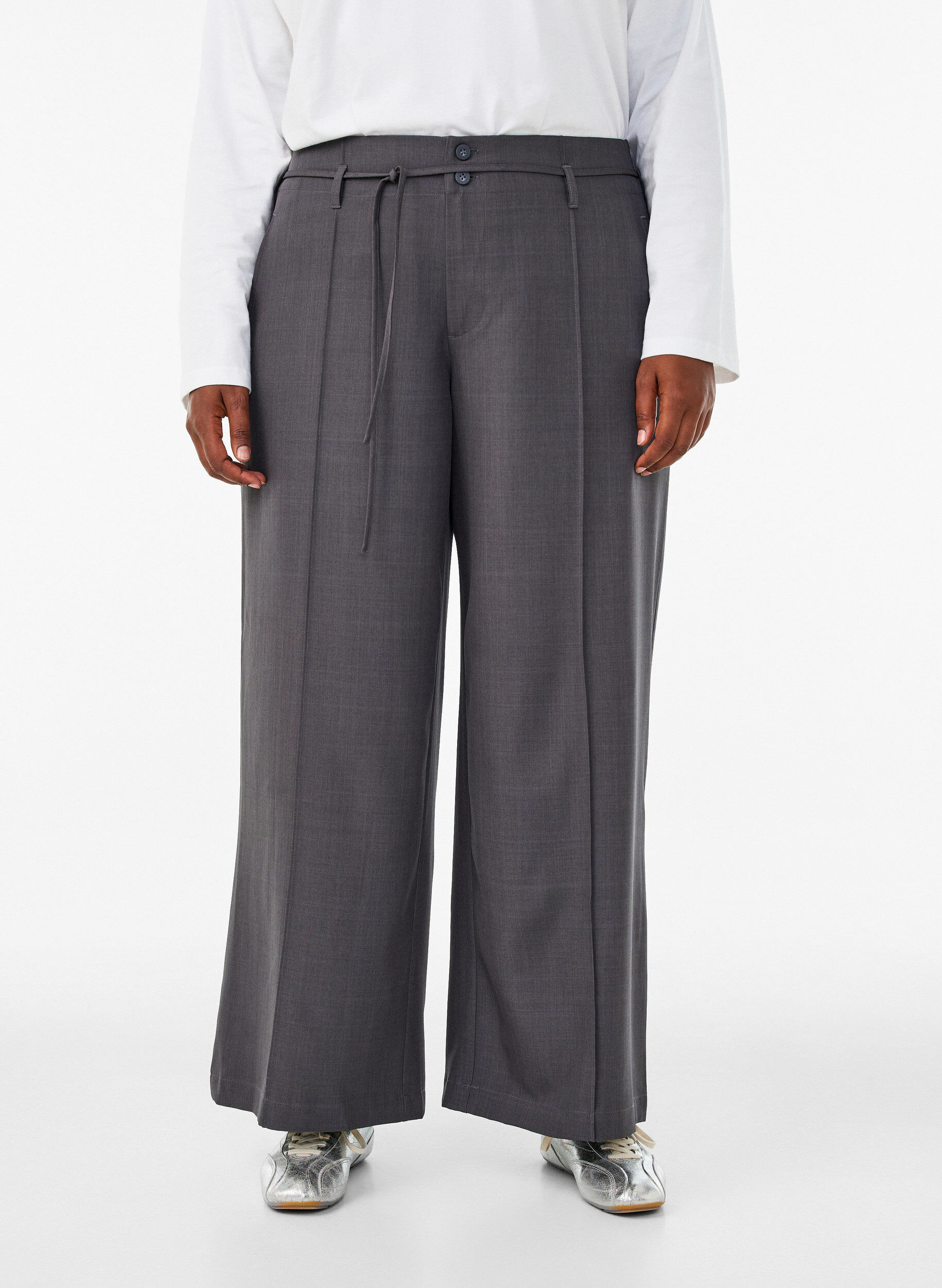 ZizziPantalon de tailleur avec plis marqu&eacute;s et ceinture &agrave; nouer, Gris anthracite, Model image number 2