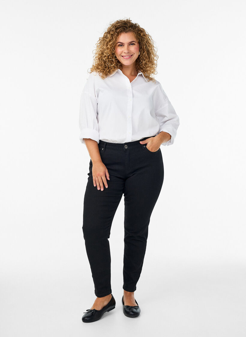 Jean Emily coupe slim fit avec taille normale, Noir, Model image number 0