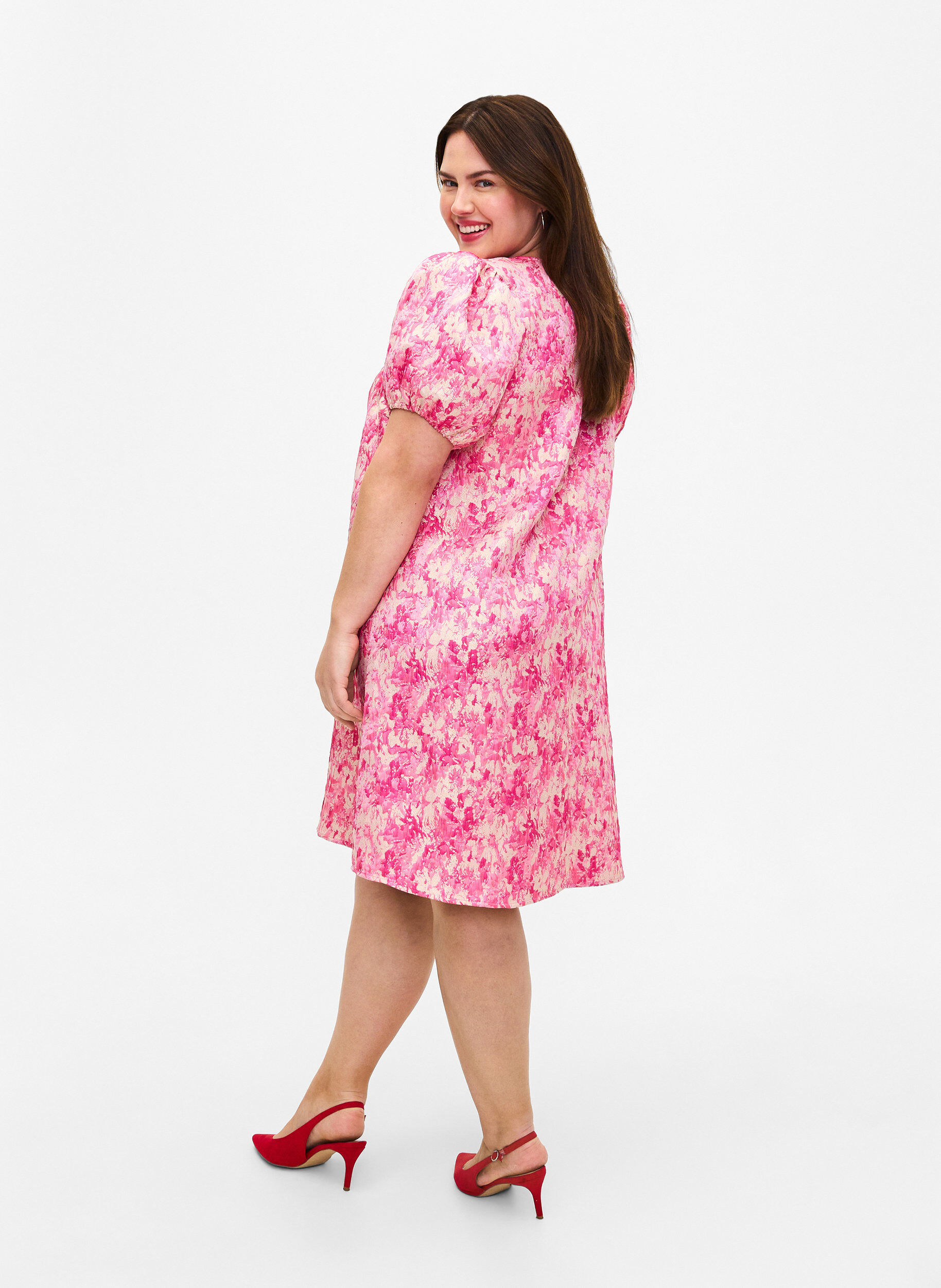 Zizzi Robe &agrave; manches courtes bouffantes, Chateau Rose AOP, Model image number 1