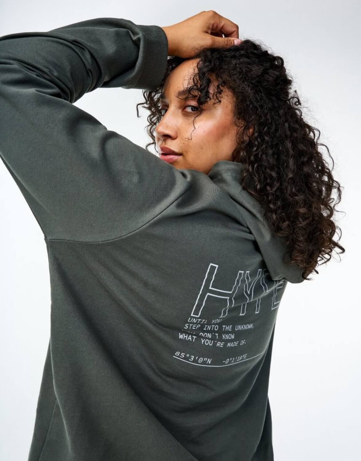 Pulls &agrave; capuche